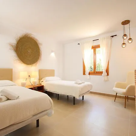 Luxury Retreat In Villa *
