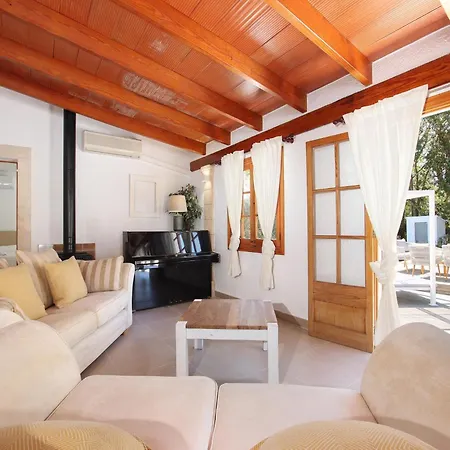Villa Luxury Retreat In *