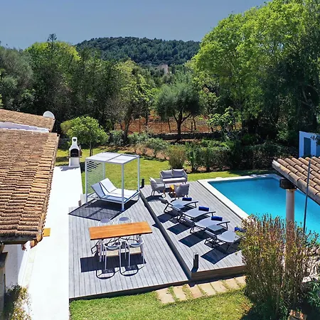 Luxury Retreat In Villa *