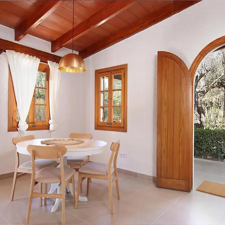 Villa Luxury Retreat In Pollenca