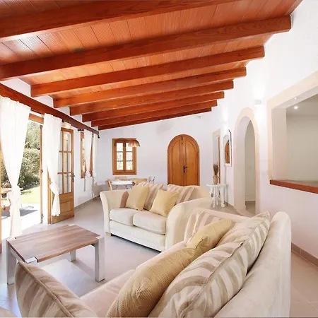 Villa Luxury Retreat In *