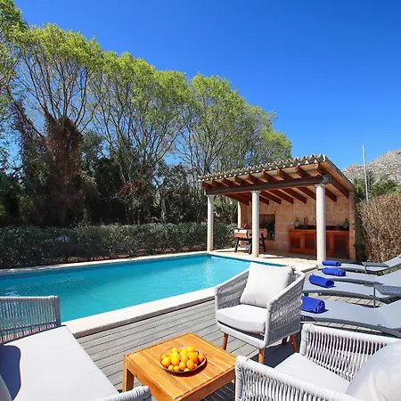 Luxury Retreat In *